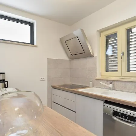 Holiday home Fuer 8 Personen Ca 200 Qm In Medulin, Istrien Suedkueste Von Istrien *